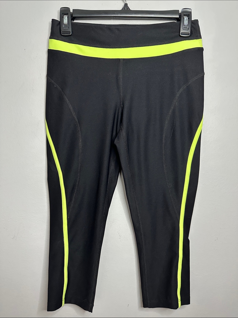 Xersion Black Capri Leggings with Neon Yellow Trim size S